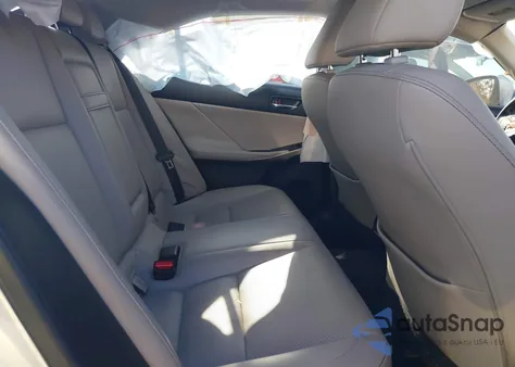 2016 Lexus Is из США, поврежденный, VIN JTHBA1D21G502807